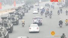 Bên trong xe thiết giáp Việt Nam tham gia bảo vệ Đại hội Đảng
