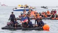 Indonesia điều tra nguyên nhân vụ máy bay rơi khiến 62 người thiệt mạng