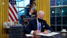 Ngồi vào phòng Bầu dục, Tổng thống Biden ký ngay 15 sắc lệnh đảo ngược chính sách ông Trump