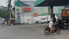 Nổ súng trước cây xăng ở TP.HCM