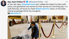 Nghị sĩ Mỹ quỳ xuống nhặt rác trong điện Capitol