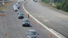 Cao tốc Trung Lương – Mỹ Thuận chỉ được chạy 1 làn khi quốc lộ 1 ùn tắc