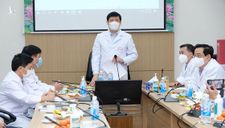 Giao thừa đặc biệt của Bộ trưởng Nguyễn Thanh Long và các y, bác sĩ điều trị bệnh nhân Covid-19