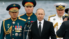 Năm lần bảy lượt, ông Putin chưa được phong tướng