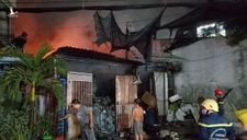 TP.HCM: Cháy vựa phế liệu ở Bình Tân trong đêm, cả khu dân cư hoảng hốt