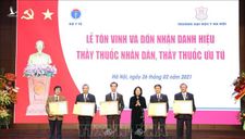 Phó Chủ tịch nước trao tặng danh hiệu Thầy thuốc Nhân dân cho 5 bác sỹ