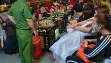 Nhóm khách người Trung Quốc hát karaoke bất chấp lệnh cấm ở trung tâm TP HCM