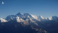 Trung Quốc lập hàng rào trên đỉnh Everest chống dịch tràn từ Nepal