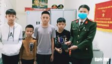4 nam sinh Nghệ An đến công an xã trả ví cho người đánh rơi chiều mùng 5 Tết