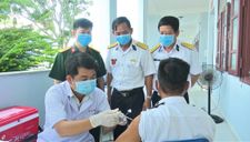 1.300 quân nhân Vùng 5 Hải quân được tiêm vắc xin phòng Covid-19