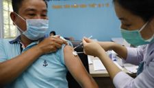 Bộ trưởng Y tế: “Mở tất cả các cửa để có vaccine Covid-19”