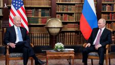 Hành động “khó hiểu” của ông Biden trong cuộc gặp với ông Putin