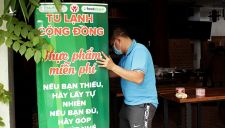‘Tủ lạnh cộng đồng’ giữa Sài thành khiến bao người xúc động