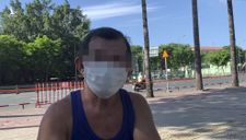 Người đàn ông ở TP.HCM ra đường với lý do ‘Covid-19 không có gì phải sợ’