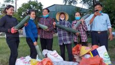 Cay mắt hình ảnh trắng đêm gom bầu bí, gạo muối tặng bà con TP.HCM, Bình Dương chống Covid-19