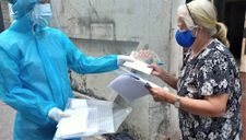 Bảo mẫu, thợ hồ, xe ôm… tại TP.HCM nhận hỗ trợ: ‘Không cần bất cứ thủ tục gì !’