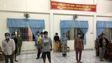 Bắt quả tang 5 bà cùng 5 ông đang làm liều trong căn phòng khóa kín