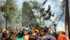 Khoảnh khắc cuối cùng của máy bay quân sự chở 96 người rơi ở Philippines