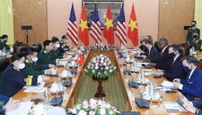Bộ trưởng Quốc phòng Việt – Mỹ bàn về thực thi pháp luật trên biển