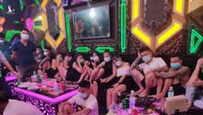 30 thanh thiếu niên ‘thác loạn’ trong 1 phòng karaoke