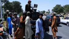 Taliban chiếm thêm thành phố chiến lược, thủ đô Kabul hoảng loạn