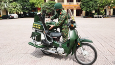 Chỉ Việt Nam mới có: Chế xe máy thành xe phun khử khuẩn lưu động, công suất tương đương sức 100 người