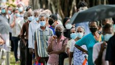 Sri Lanka không phong tỏa, chờ hiệu quả vaccine và ‘ý trời’