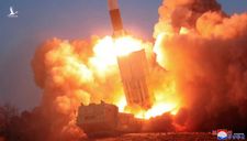 Ông Vương Nghị thăm Hàn Quốc, Triều Tiên phóng 2 tên lửa đạn đạo