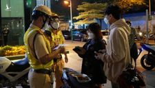 Tụ tập ăn uống, nói chuyện tại phố đi bộ Nguyễn Huệ: hàng chục trường hợp bị lập biên bản