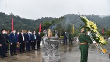 Thủ tướng Phạm Minh Chính dâng hương tưởng nhớ Bác Hồ, dự Ngày hội Đại đoàn kết với đồng bào Pác Bó