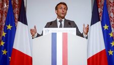 Tổng thống Macron bí mật thay màu quốc kỳ Pháp