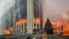 Được đánh giá là quốc gia ổn định, điều gì đã đẩy Kazakhstan vào cảnh chìm trong khói lửa?