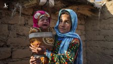 Nhiều gia đình ở Afghanistan tuyệt vọng bán cả con để có miếng ăn