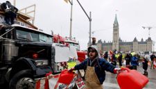 Thủ tướng Canada ban bố tình trạng khẩn cấp trong thời bình