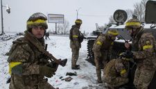 Quân đội Nga pháo kích ‘từ mọi hướng’, bao vây các thành phố lớn của Ukraine