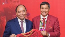 Chủ tịch nước Nguyễn Xuân Phúc tặng Huân chương Lao động cho Đội tuyển nữ Việt Nam