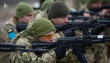 Tổng thống Ukraine ký sắc lệnh huy động quân dự bị