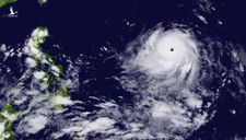 Siêu bão mạnh nhất toàn cầu từ đầu năm đến nay lao về Philippines, Việt Nam theo dõi sát