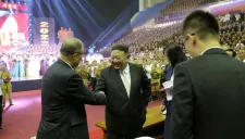 Trồng siêu thực phẩm “quả mâm xôi”, thu tiền tỷ mỗi năm