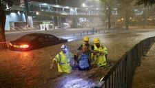 Toàn bộ Hong Kong đang bị “nhấn chìm”