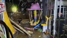 Hà Nội: Sập tường tại khu vui chơi ba trẻ em tử vong