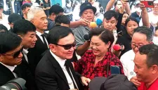 Cựu thủ tướng Thái Lan Thaksin bị truy tố tội xúc phạm hoàng gia