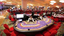 Bộ Tài chính đề xuất kéo dài thời gian thí điểm cho người Việt Nam vào chơi casino