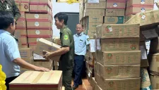 Long An phát hiện gần 12.000 lon sữa không rõ nguồn gốc giá trị ước tính hơn 3 tỷ đồng