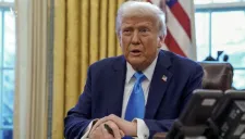 Tổng thống Trump ký tuyên bố cấm nhập cảnh với công dân từ 12 quốc gia