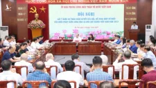 Đề nghị nghiên cứu giữ lại đơn vị hành chính dưới tỉnh là: Thị trấn, thị xã và thành phố thuộc tỉnh