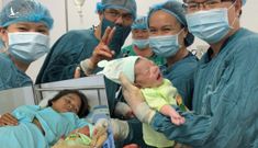 Bác sĩ bỏ mặc ‘quy trình’, cứu sống hai mẹ con