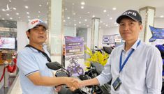 Chỉ sau 1 ngày bị ‘đòi lại’ xe máy, ‘hiệp sĩ’ Nguyễn Thanh Hải được tặng xe máy mới