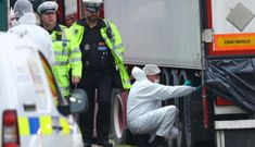 Cảnh sát tìm quốc tịch 39 người chết ở Anh từ điện thoại di động