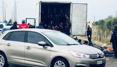 Cảnh sát Hy Lạp phát hiện 41 người di cư trong xe tải đông lạnh
